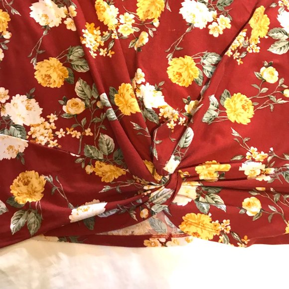 Kristin Nicole sz 3x floral knit top knotted  front soft stretchy with lace back - Picture 2 of 7